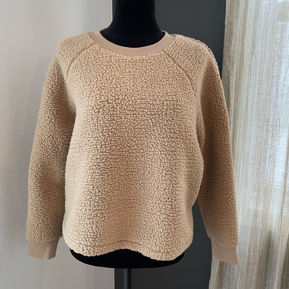 Banana Republic teddy crewneck - Picture 2 of 7